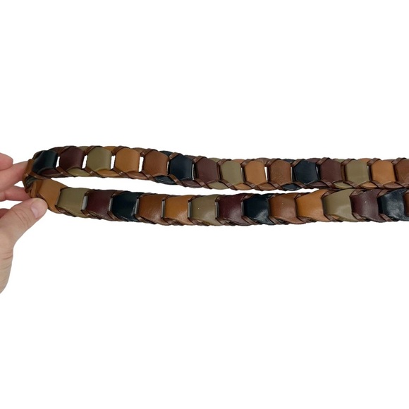 Genuine Leather Neutral Colors Interlocking Gold Buckle Belt - Picture 9 of 12